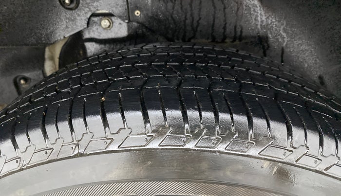 2019 Mahindra XUV500 W7, Diesel, Manual, 22,940 km, Right Rear Tyre Tread