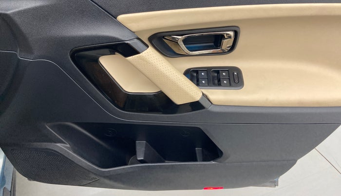 2021 Tata Safari XZA+  KRYOTEC, Diesel, Automatic, 14,990 km, Driver Side Door Panels Control