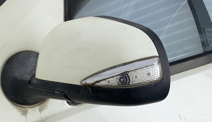 2014 Renault Duster RXL PETROL, Petrol, Manual, 29,638 km, Left rear-view mirror - Indicator light not working