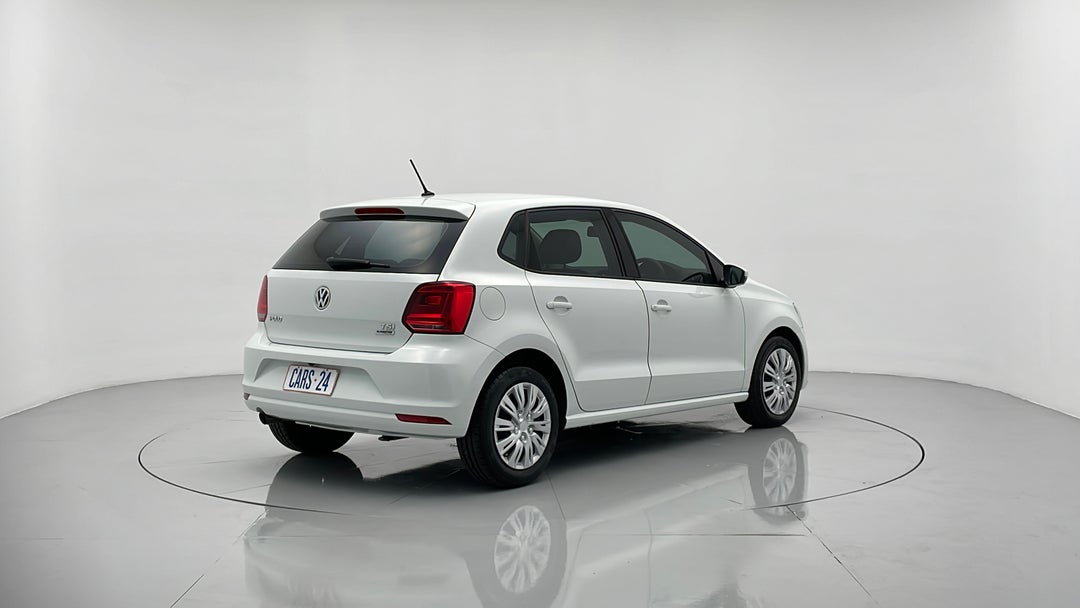 Right Back Diagonal (45- Degree) View