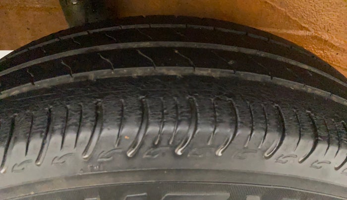 2020 Maruti S PRESSO VXI CNG, CNG, Manual, 71,433 km, Right Front Tyre Tread