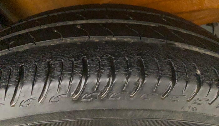 2020 Maruti S PRESSO VXI CNG, CNG, Manual, 71,433 km, Left Front Tyre Tread