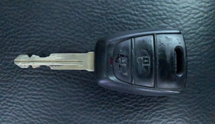 2018 Hyundai Grand i10 MAGNA 1.2 KAPPA VTVT, Petrol, Manual, 27,099 km, Key Close Up