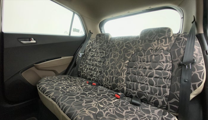 2014 Hyundai Grand i10 SPORTZ 1.2 KAPPA VTVT, Petrol, Manual, 68,053 km, Right Side Rear Door Cabin