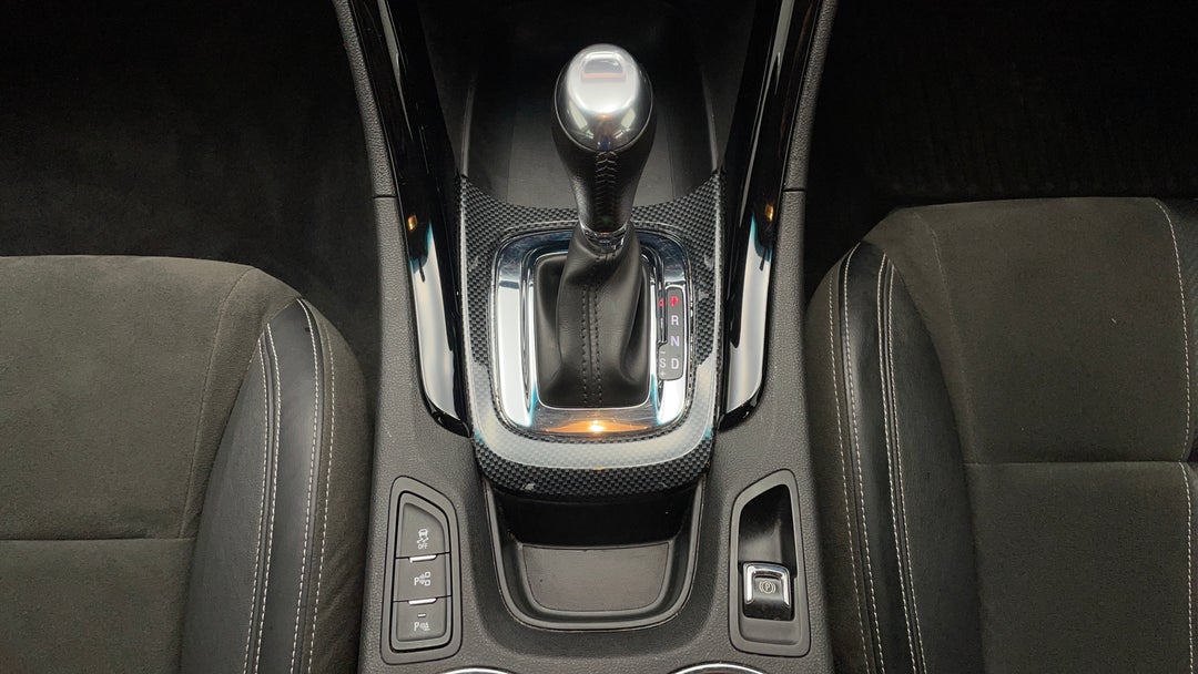 2014 Holden Commodore Sv6, Automatic, 88537 km, Gear Lever 