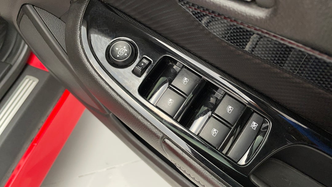 2014 Holden Commodore Sv6, Automatic, 88537 km, Drivers Side Door Panel Controls