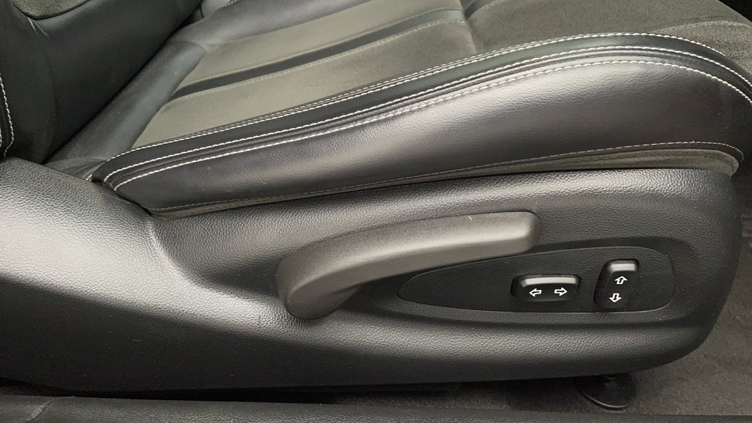 2014 Holden Commodore Sv6, Automatic, 88537 km, Drivers Side Adjustment Panel