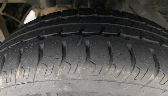 2017 Datsun Go Plus T, Petrol, Manual, 32,528 km, Left Front Tyre Tread