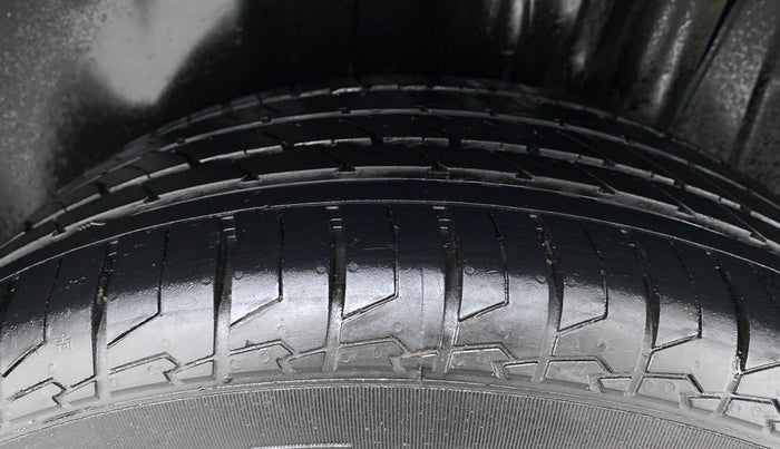 2017 Maruti S Cross DELTA 1.3, Diesel, Manual, 50,669 km, Left Rear Tyre Tread