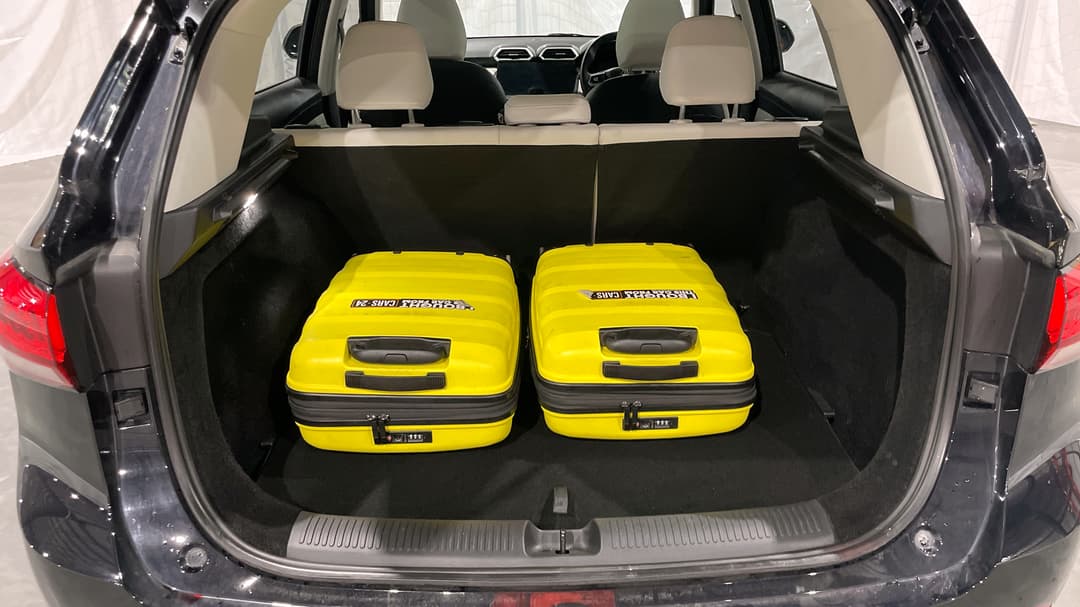 2024 MG ZS Hybrid+ Essence, Automatic, 26136 km, Boot Inside View with Luggage