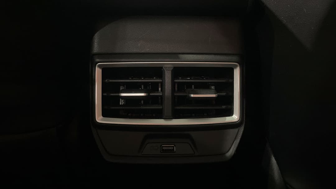 2024 MG ZS Hybrid+ Essence, Automatic, 26136 km, Rear A/C Vent