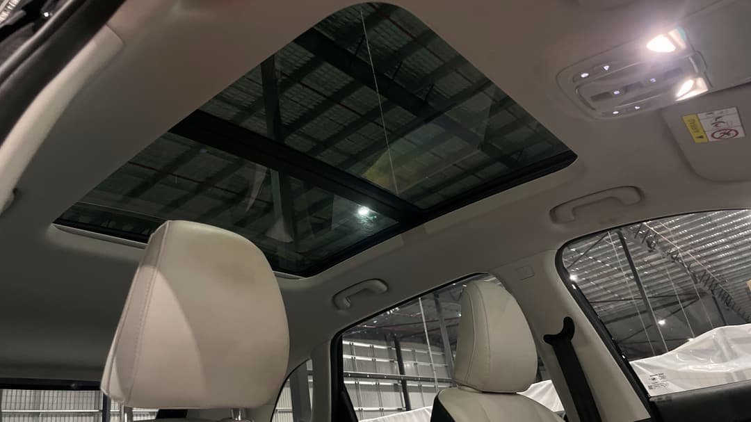 2024 MG ZS Hybrid+ Essence, Automatic, 26136 km, Interior Sunroof/Moonroof