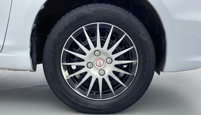 2015 Maruti Ciaz VXI PLUS, Petrol, Manual, 47,404 km, Right Front Wheel