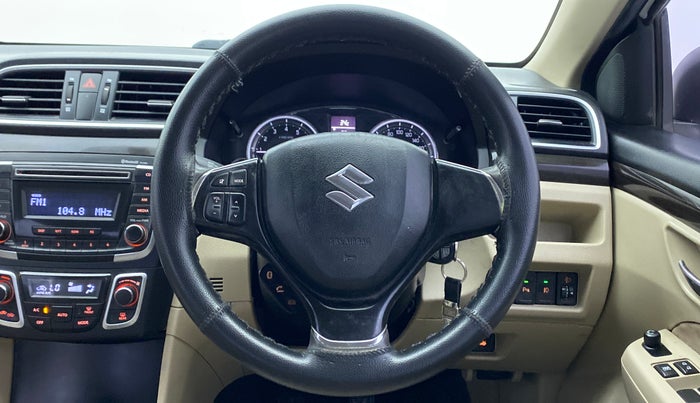 2015 Maruti Ciaz VXI PLUS, Petrol, Manual, 47,404 km, Steering Wheel Close Up