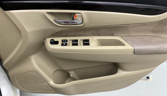 2015 Maruti Ciaz VXI PLUS, Petrol, Manual, 47,404 km, Driver Side Door Panels Control