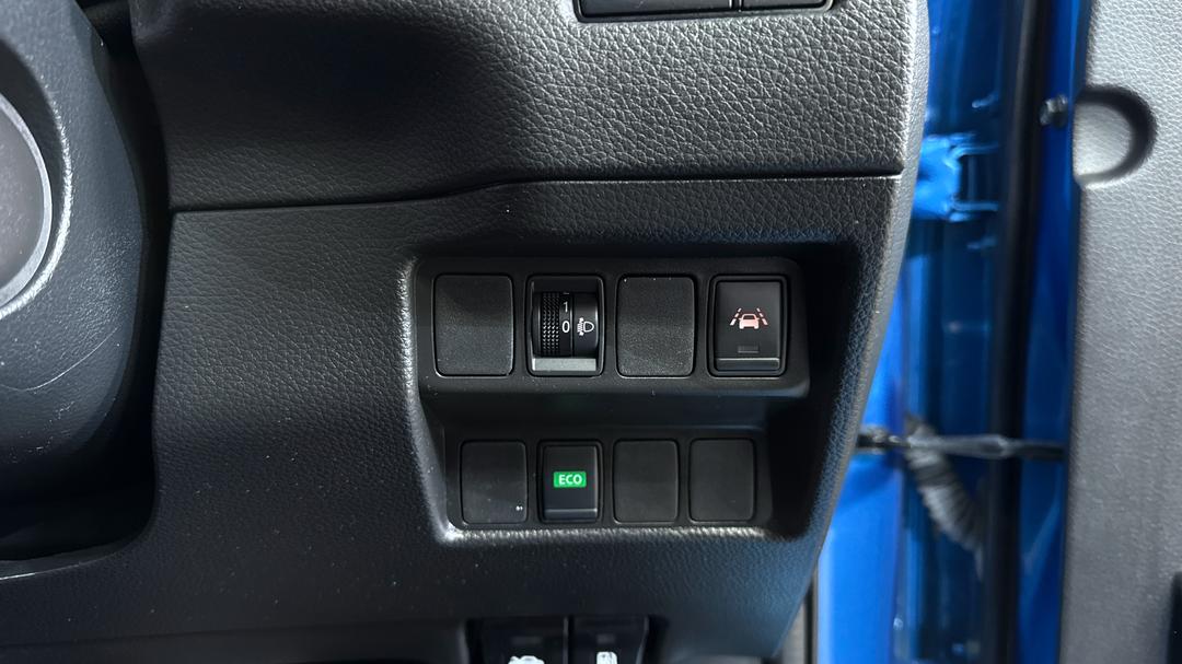 2020 Nissan Qashqai St+, Automatic, 110188 km, Utility Switches/Buttons