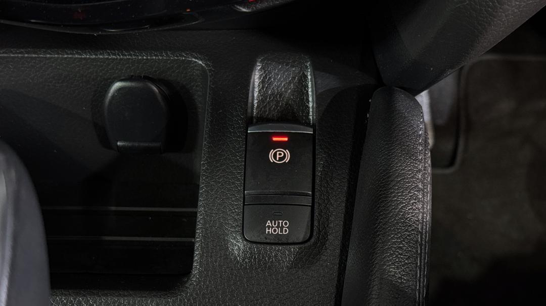 2020 Nissan Qashqai St+, Automatic, 110188 km, Handbrake