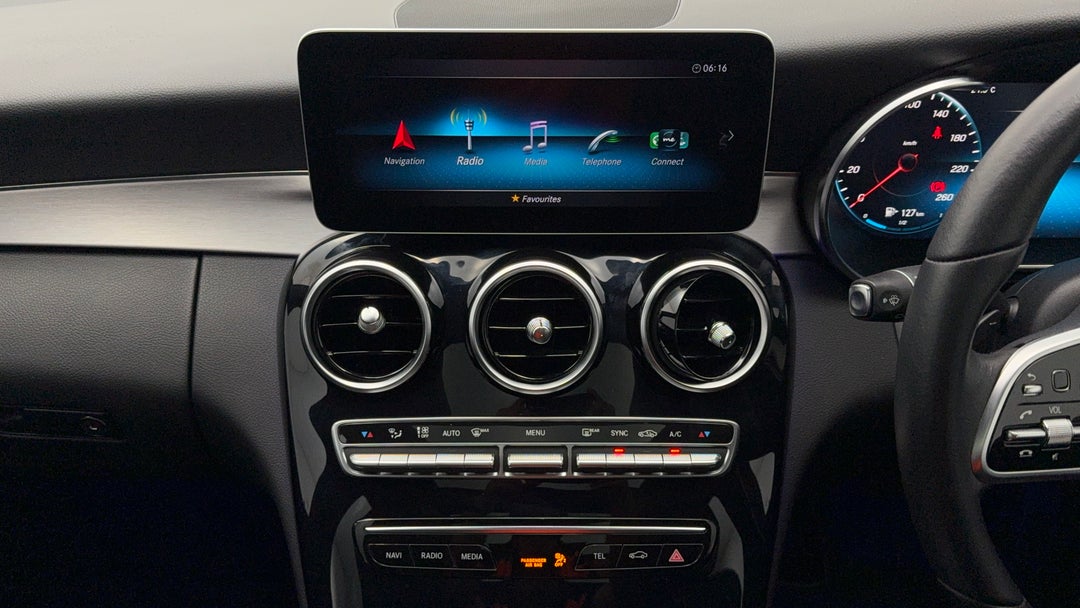 2019 Mercedes-benz C200 C200, Automatic, 41988 km, Center Console