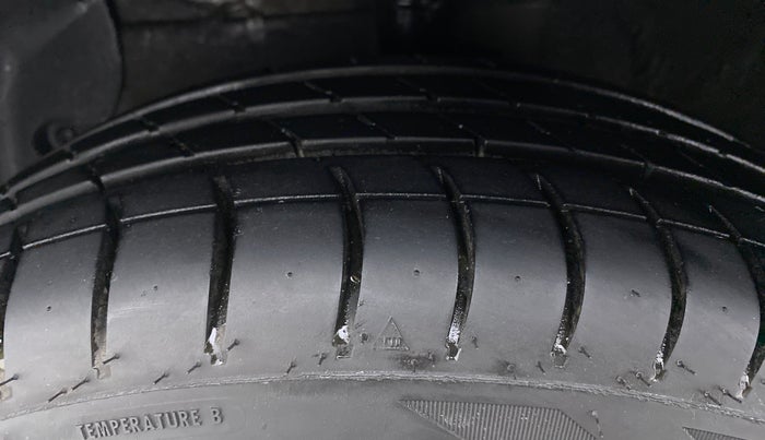 2017 Hyundai Grand i10 SPORTZ 1.2 KAPPA VTVT, Petrol, Manual, 36,397 km, Left Front Tyre Tread
