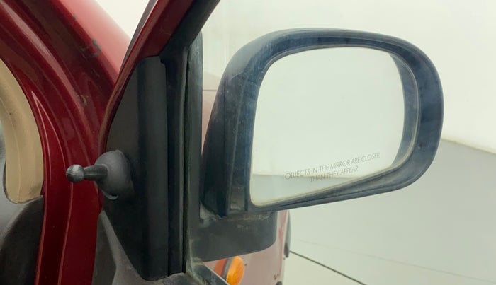 2010 Hyundai Santro Xing GLS, Petrol, Manual, 55,293 km, Right rear-view mirror - ORVM knob broken and not working