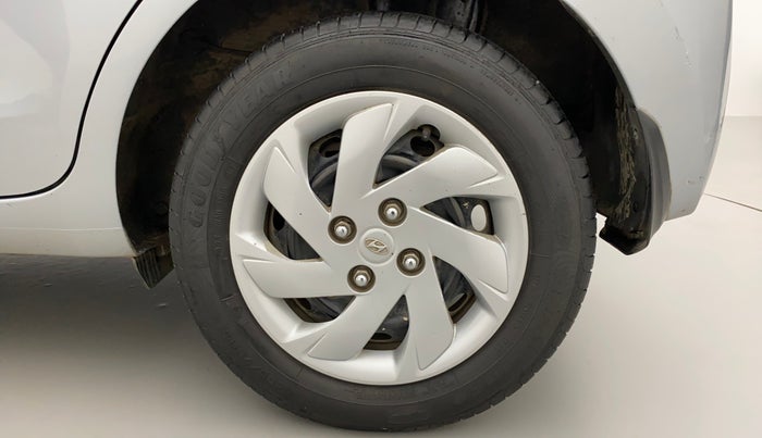 2019 Hyundai NEW SANTRO SPORTZ CNG, CNG, Manual, 79,956 km, Left Rear Wheel