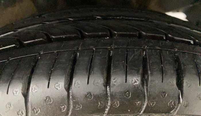 2019 Hyundai NEW SANTRO SPORTZ CNG, CNG, Manual, 79,956 km, Left Rear Tyre Tread