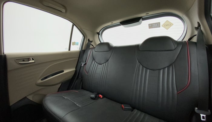 2019 Hyundai NEW SANTRO SPORTZ CNG, CNG, Manual, 79,980 km, Right Side Rear Door Cabin
