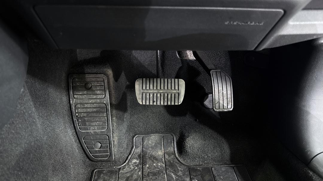2024 Subaru Forester 2.5i (AWD), Automatic, 53825 km, Pedals and Footmat