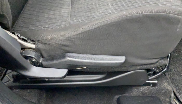 2017 Maruti Baleno DELTA CVT PETROL 1.2, Petrol, Automatic, 40,604 km, Driver seat - Seat side trim has minor damage