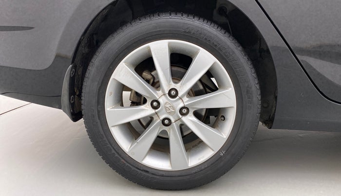 2012 Hyundai Verna FLUIDIC 1.6 VTVT SX, Petrol, Manual, 61,689 km, Right Rear Wheel