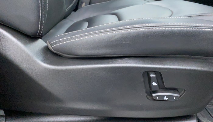 2019 MG HECTOR SHARP DCT PETROL, Petrol, Automatic, 33,329 km, Driver Side Adjustment Panel
