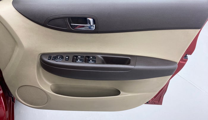 2011 Hyundai i20 SPORTZ 1.2 O, Petrol, Manual, 42,612 km, Driver Side Door Panels Control