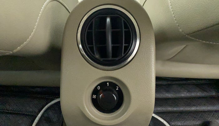 2014 Nissan Terrano XV 110 DIESEL, Diesel, Manual, 46,875 km, Rear AC Vents