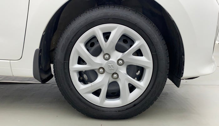 2017 Hyundai Grand i10 MAGNA 1.2 VTVT, Petrol, Manual, 20,740 km, Right Front Tyre