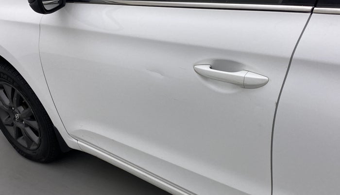 2019 Hyundai Elite i20 SPORTZ PLUS 1.2, Petrol, Manual, 52,939 km, Front passenger door - Slightly dented