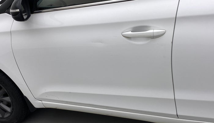 2019 Hyundai Elite i20 SPORTZ PLUS 1.2, Petrol, Manual, 52,939 km, Front passenger door - Minor scratches