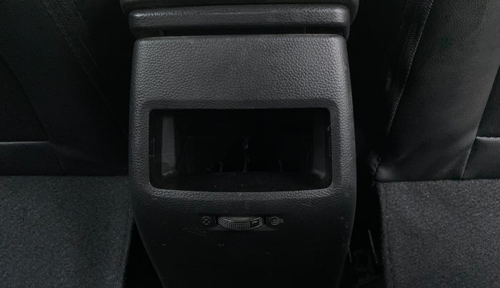 2019 Hyundai Elite i20 SPORTZ PLUS 1.2, Petrol, Manual, 52,939 km, AC Unit - Rear vent has minor damage