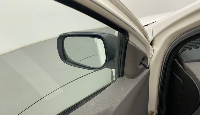 2011 Toyota Etios G, Petrol, Manual, 55,556 km, Left rear-view mirror - ORVM knob broken and not working