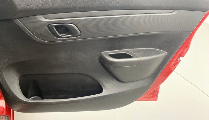 2017 Renault Kwid RXT, Petrol, Manual, 42,505 km, Driver Side Door Panels Control
