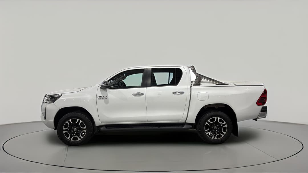 2023 Toyota Hilux Sr5 (4x4), Automatic, 89302 km, Left Side View