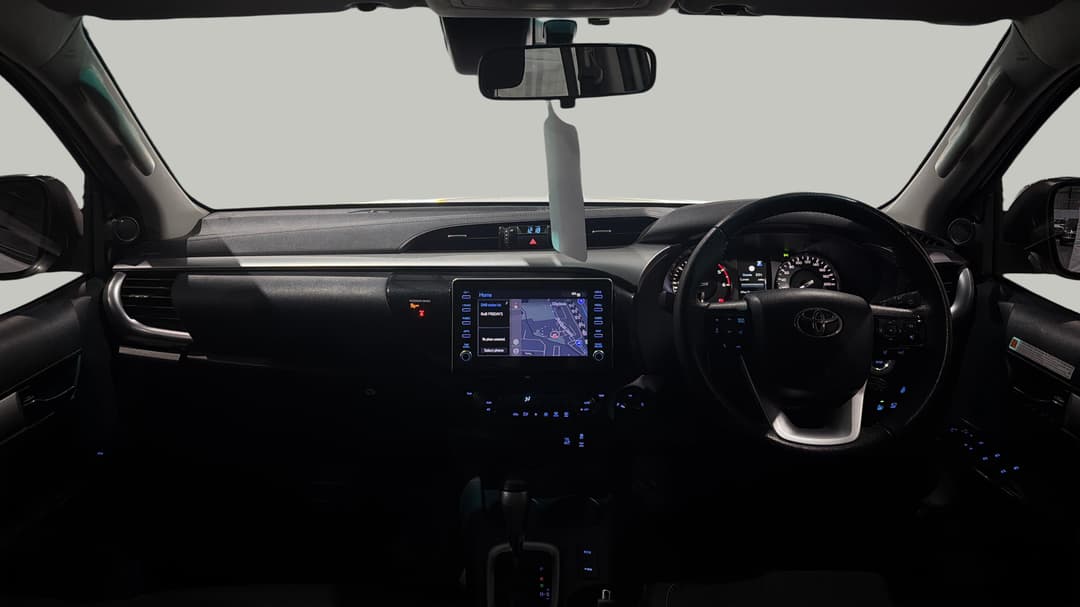 2023 Toyota Hilux Sr5 (4x4), Automatic, 89302 km, Dashboard View