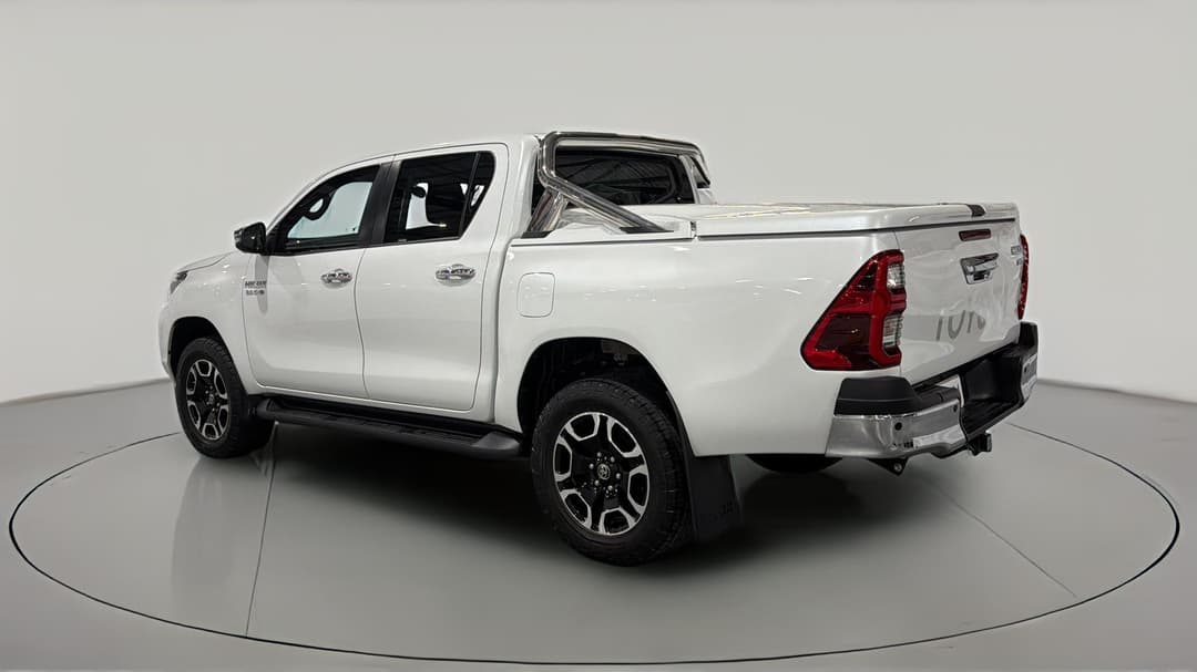2023 Toyota Hilux Sr5 (4x4), Automatic, 89302 km, Left Back Diagonal (45- Degree) View