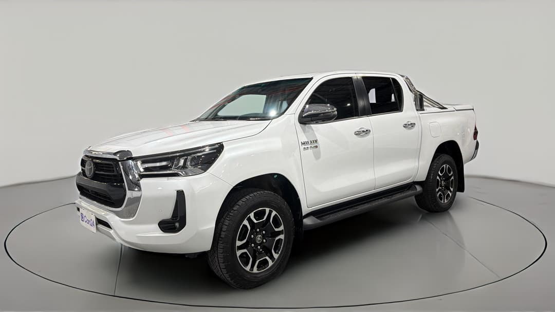 2023 Toyota Hilux Sr5 (4x4), Automatic, 89302 km, Left Front Diagonal (45- Degree) View