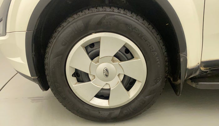 2018 Mahindra XUV500 W6, Diesel, Manual, 66,572 km, Left Front Wheel