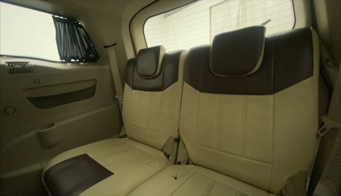 2018 Mahindra XUV500 W6, Diesel, Manual, 66,572 km, Third Seat Row ( optional )