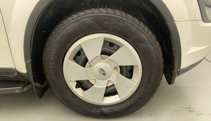 2018 Mahindra XUV500 W6, Diesel, Manual, 66,572 km, Right Front Wheel