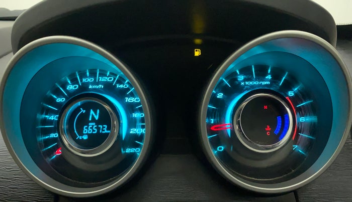 2018 Mahindra XUV500 W6, Diesel, Manual, 66,572 km, Odometer Image