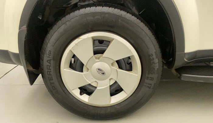 2018 Mahindra XUV500 W6, Diesel, Manual, 66,572 km, Right Rear Wheel