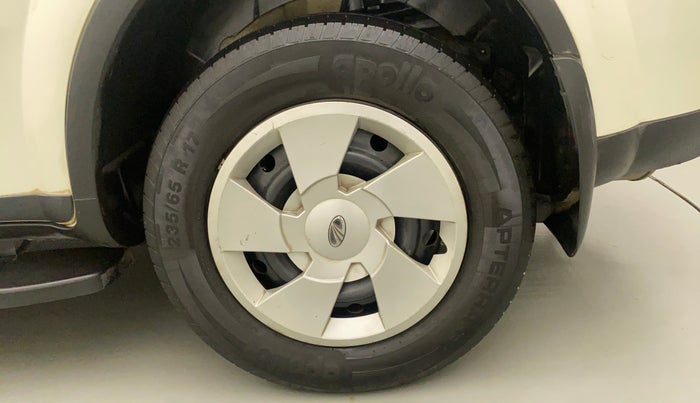 2018 Mahindra XUV500 W6, Diesel, Manual, 66,572 km, Left Rear Wheel