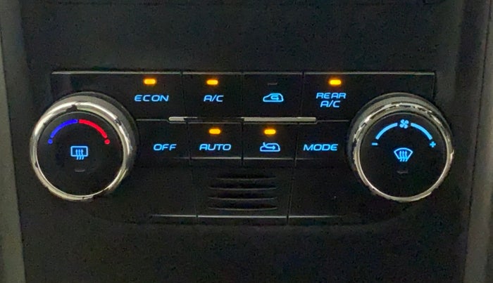 2018 Mahindra XUV500 W6, Diesel, Manual, 66,572 km, Automatic Climate Control